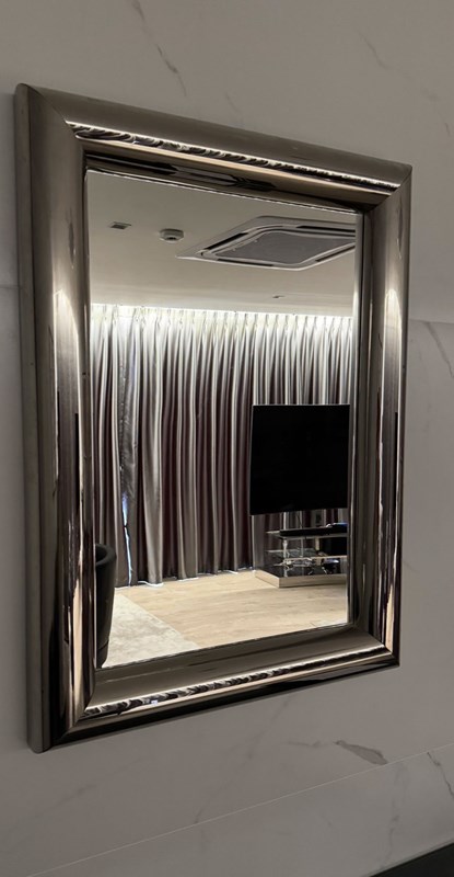 Giant mirrors - 